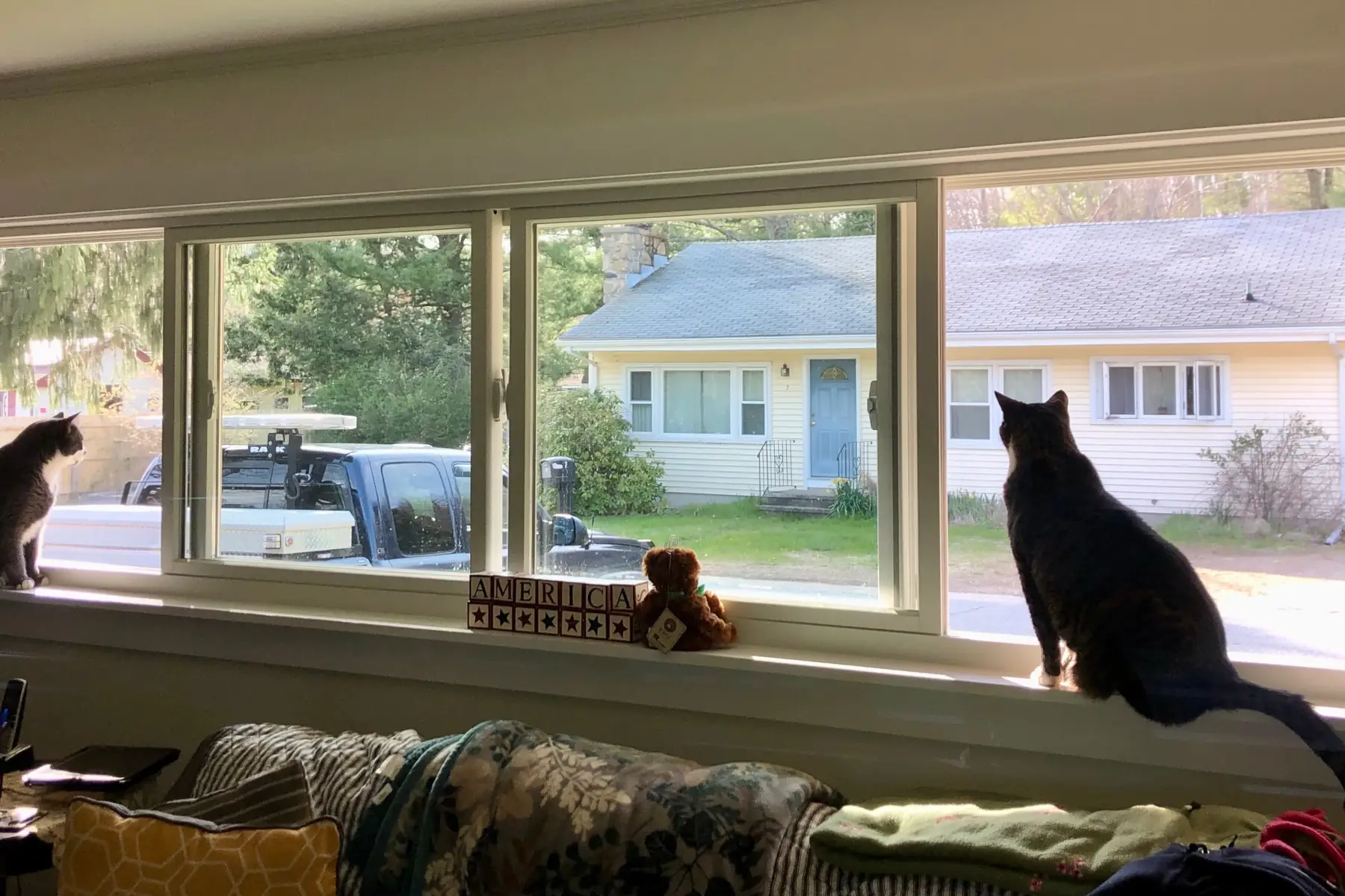 A large gliding window after